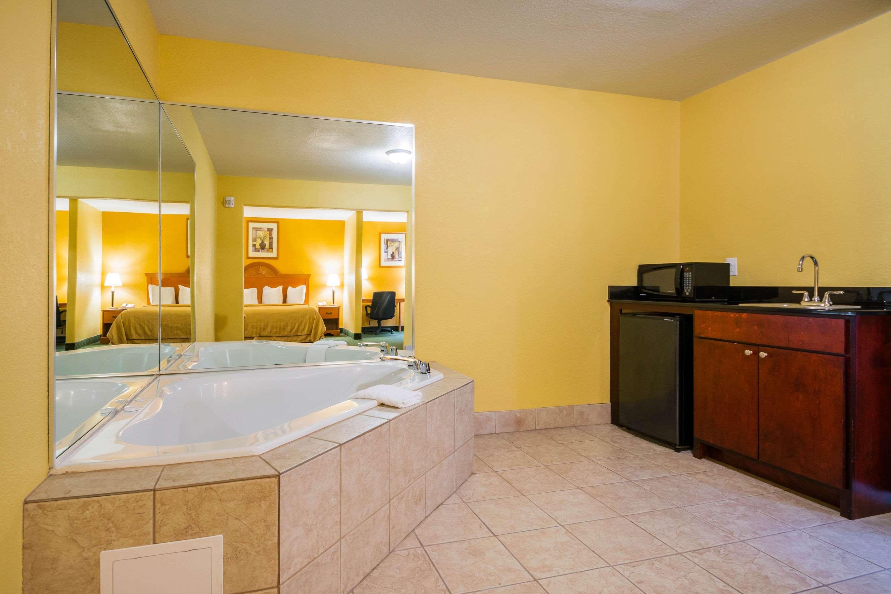 Quality Inn & Suites Franklin מראה חיצוני תמונה
