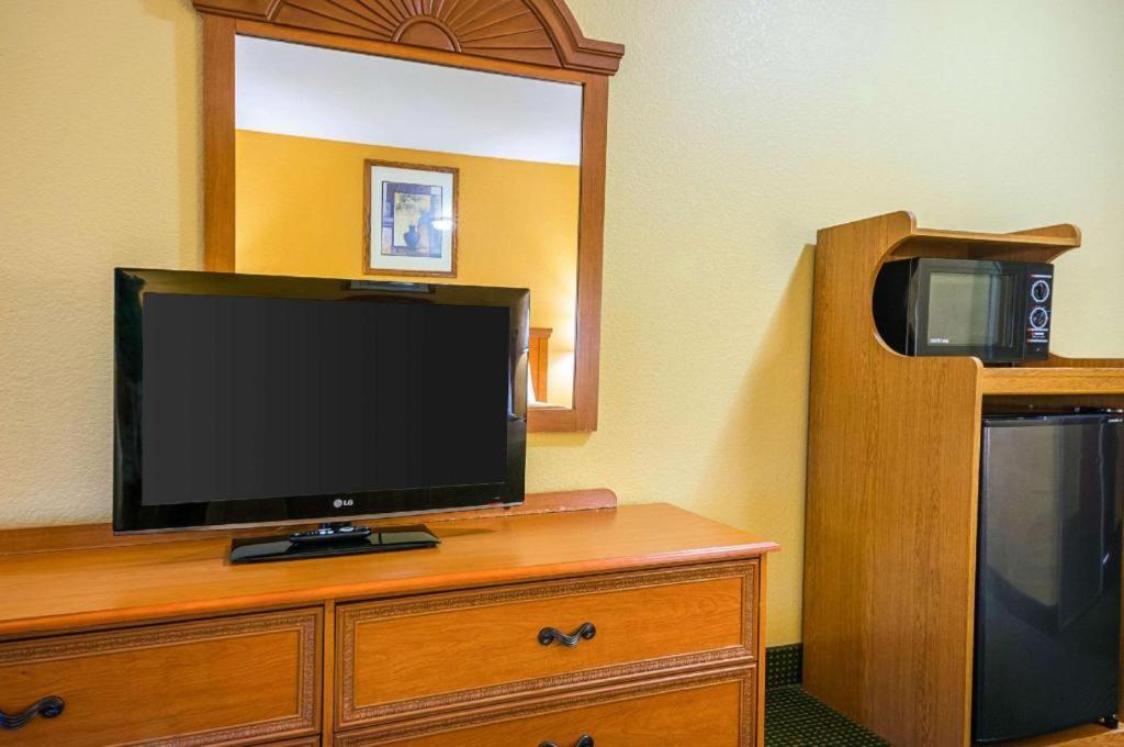 Quality Inn & Suites Franklin מראה חיצוני תמונה