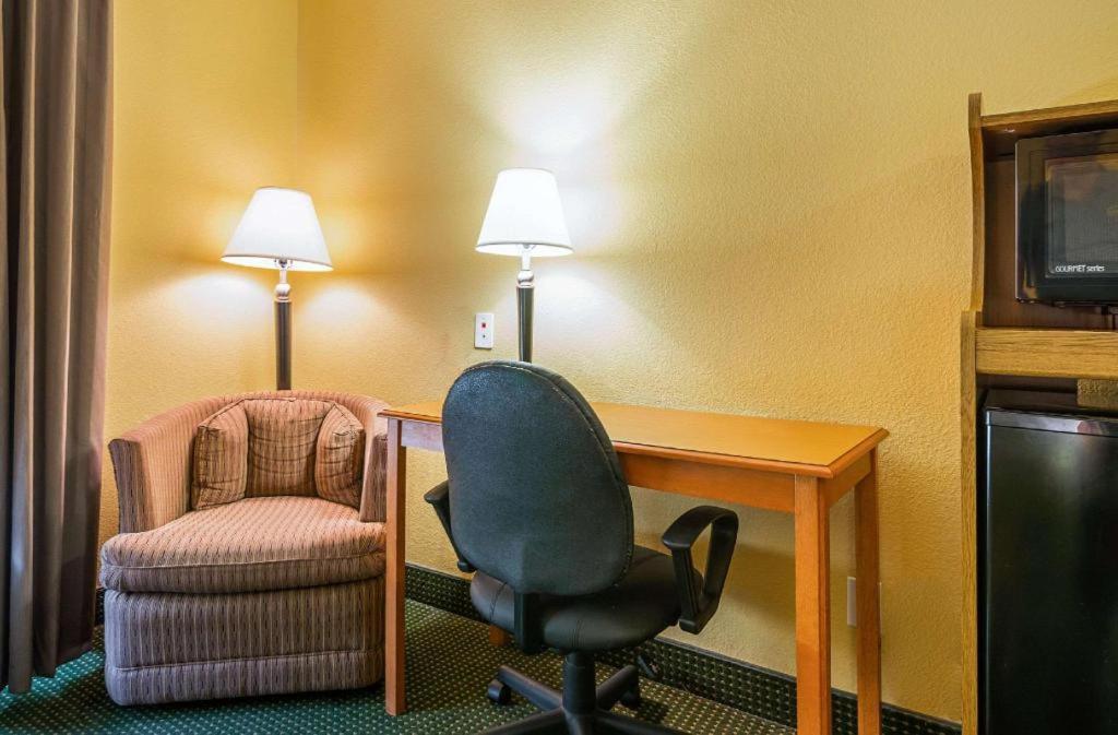 Quality Inn & Suites Franklin מראה חיצוני תמונה