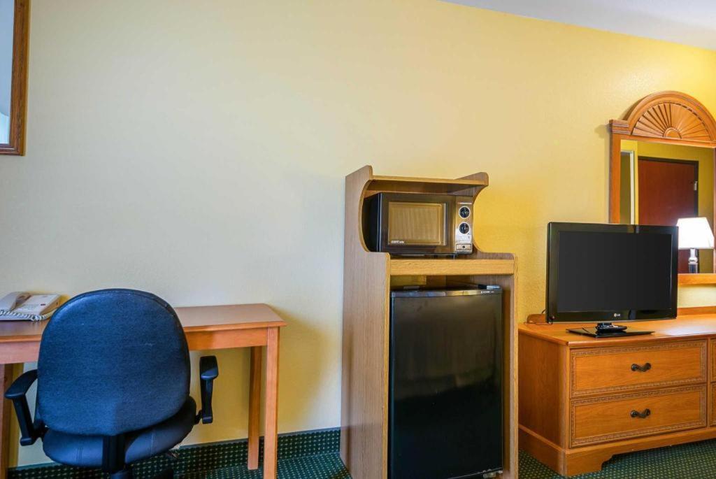 Quality Inn & Suites Franklin מראה חיצוני תמונה