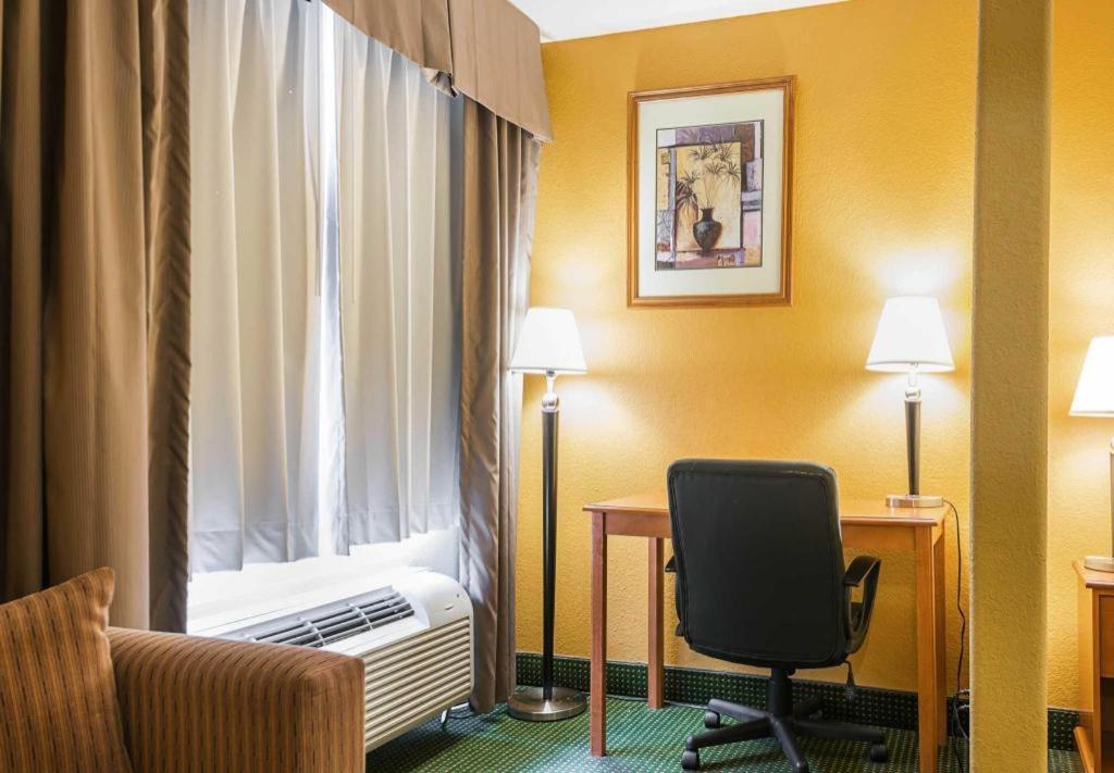 Quality Inn & Suites Franklin מראה חיצוני תמונה