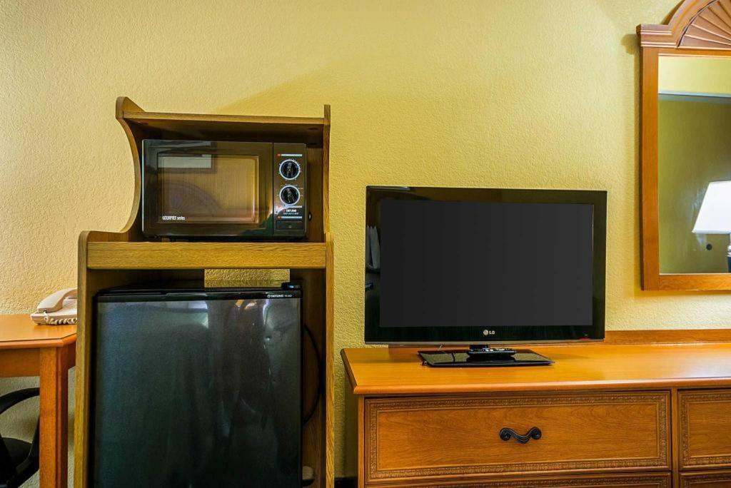 Quality Inn & Suites Franklin מראה חיצוני תמונה
