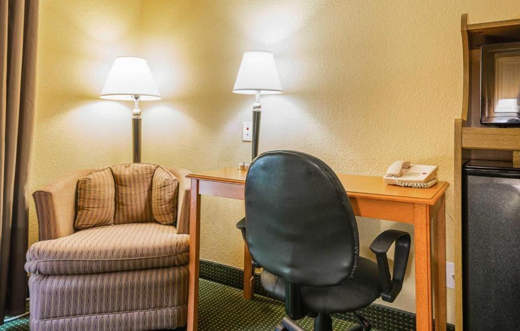 Quality Inn & Suites Franklin מראה חיצוני תמונה